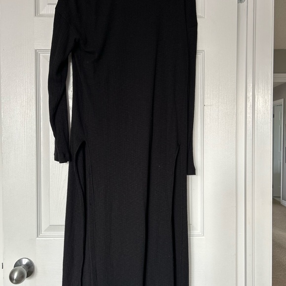 Black duster sweater with side slits - Picture 2 of 3